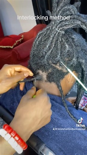 The interlocking method on locs 😊