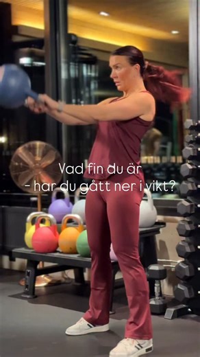 Madeleine Rybeck I Kvinnohälsa 40+ on Instagram: "Vad fin du är, har du gått ner i vikt? Finns det någon värre kränklimang?! Som att man var ful innan då?! Jag såg den här kommentaren hos @isabellalowengrip häromdagen och tappade hakan- igen, fast jag vet mycket väl att det inte är första gången dessa tankevurpor begås. Snälla nån, kan vi sluta kommentera folks vikt? Och kommer det komma en tid då smal inte automatiskt är lika med snygg och tjock räknas som ful? Sluta för h-vete kommentera folks