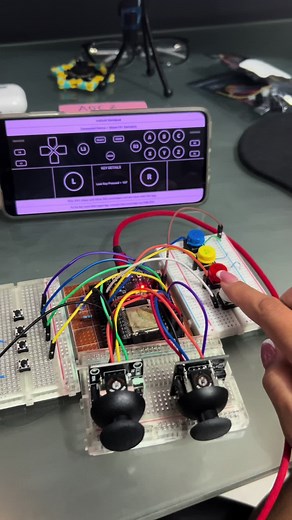 DIY Gamepad ESP32 Project for Robotics and Engineering