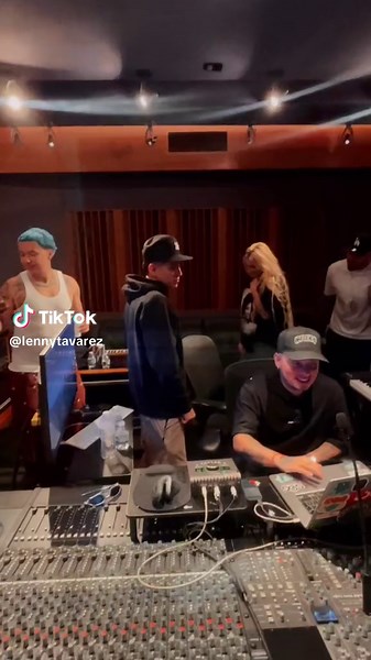Lenny Tavárez: Creando Freaky Remix en Miami
