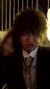 2.9M views · 33K reactions | Au Japon, 800 bars à hôtes emploient de jeunes éphèbes gominés façon pop stars asiatiques. Classés chaque mois selon leur physique et leurs performances, ils suivent des cours de séduction et touchent des commissions exorbitantes sur les consommations des clientes. Reportage en entier à retrouver sur YT (lien en bio) | Immersion reportages | Facebook