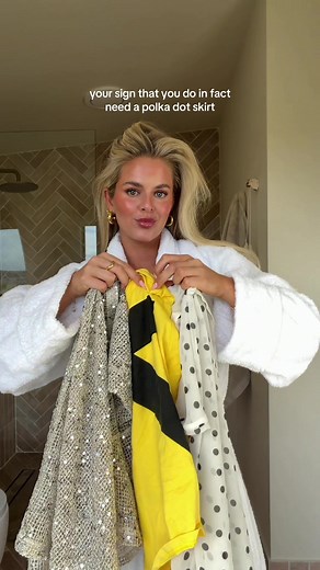 How to Style a Polka Dot Skirt Effectively