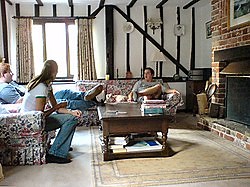 Lesson: Describing a Picture - ESL Gold