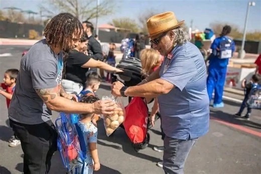 Anyone who is interested in a Free Meat Bundle Box say Me' if you are interested. Tomorrow one box per person. Submit Your Area Zipcode | Free food delivery near me