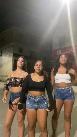 Dança com a Irmã Mais Velha: Liberdade e Alegria