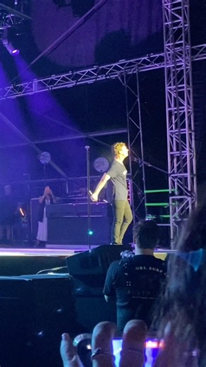 Rob Thomas LIVE… When Your Gone Sandstone Point Hotel Queensland Australia 🇦🇺 #australianmusic