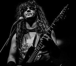 VEKTOR: la moglie di David DiSanto lo accusa di violenza e posta un video di una aggressione