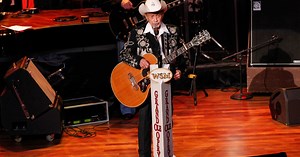 Grand Ole Opry legend Little Jimmy Dickens hospitalized