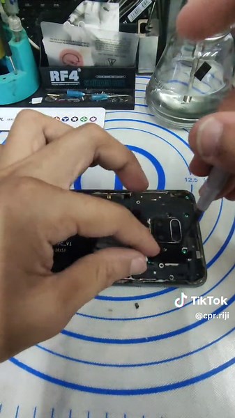 Paano Ayusin ang Battery Fuse ng iyong Cellphone?