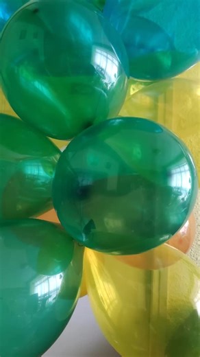 Thrilling Balloon Popping Party | Looner