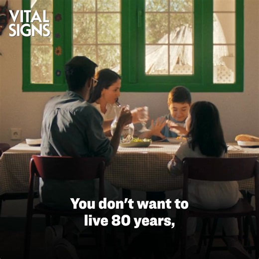 “Diet quality is the single leading predictor variable for all cause mortality, and total chronic disease risk in the United States today,” Dr. David L. Katz says. Dr. Katz joins Vital Signs to highlight what a research-based good diet looks like and to dispel the common misconceptions on weight-loss diets. | NTD Plus