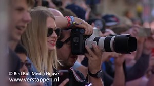 F1 demo of Verstappen and Red Bull drivers at London