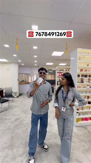 Ek side ₹3,000 ka note dikhao aur dusri side Printed T-shirts ki gaddi #iphone17promax