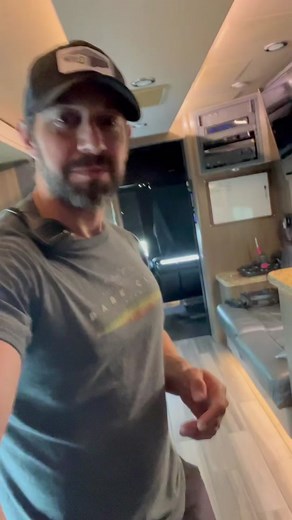 Kip Moore (@kipmooremusic)’s videos with original sound - Kip Moore