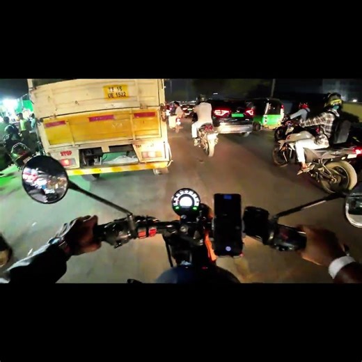 Hyderabad KPHB Streets on Bike | Daily Motovlog | BennyTalluri