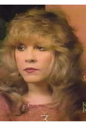 stevie interviewed for entertainment tonight, 1982✨ • • #stevienicks #fleetwoodmac #80s #80shair #80smusic