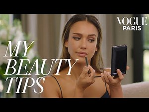 Jessica Alba’s five-minute graphic eyeliner look | My Beauty Tips | Vogue Paris