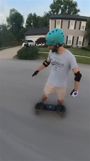 Summerboard is the trainer built for progression. The same stance, balance, and edge control you use on a Snowboard. ✔️ Ride all year round ✔️ Used by pro snowboarders ✔️ Sharpen reaction and balance Start training all year while others wait. Only available at summerboard.com | Summerboard