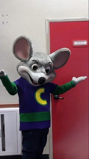 Chuck E. Cheese mascot fails