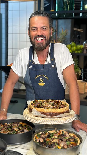 Carlo von Mühlenbrock on Instagram: "Quiche de espinaca y cebolla Para 8-10 personas 2 1/2 taza de harina 200 gramos de mantequilla 1 huevo 2 cucharadas de coñac 2 cebollas moradas Sal Pimienta Aceite de oliva 3 tazas de espinaca picada 6 huevos 2 tarros de crema 2 tazas de leche 2 cucharadas de queso rallado 300 gramos de mozzarella Papel alucook @aluhomechile En un bol colocar la harina y la mantequilla cortada en cubos, con la ayuda de las manos, ir incorporando haciendo presión hasta obtene