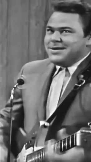 He makes the guitar sound like a train - Roy Clark
