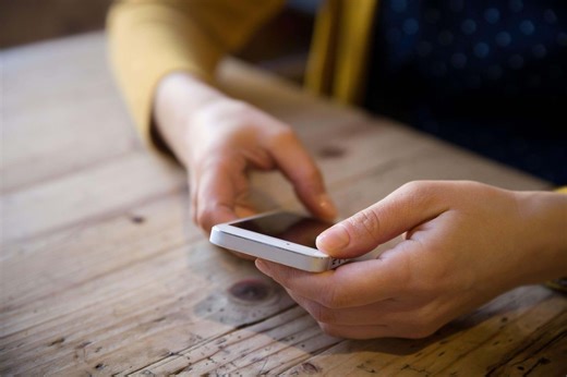 The phone habit damaging your relationships – and how to change it