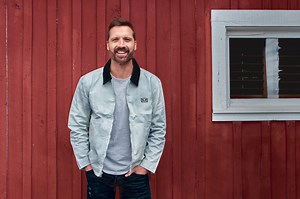 The Biggest Country Crossover Hit Of 2021 Is A Literal Applebee's Ad