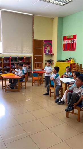 🎶📚 El ABC de los instrumentos musicales. A través de la música, nuestros estudiantes desarrollan sensibilidad, creatividad y expresión artística. Clase dirigida por el Mgs. Ismael Quezada. #trabajoestudioymuchocorazón 🌟 | Unidad Educativa Sudamericano