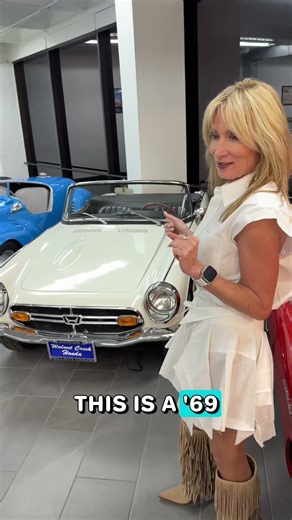 Dashboard Diva Vehicle Showcase | Check Out This Classic Ride!