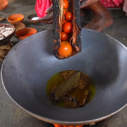 Tomato garlic chicken recipe using tree bark | reels video | Indian tribe food