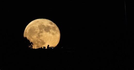 October 2025 supermoon to appear Monday into Tuesday