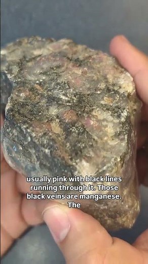 Rhodonite vs rhodochrosite.... Why is it sometimes hard to tell the difference?