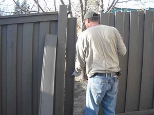 Trex Fencing Installation - Adjusting pickets