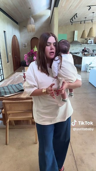 Yuridia aclara rumores sobre Ángela Aguilar