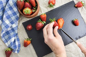 Cómo cortar y preparar las fresas y fresones para diferentes usos y en qué recetas utilizarlas