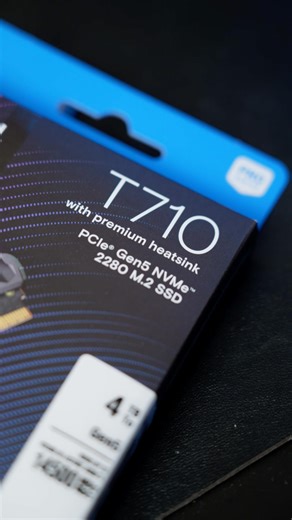 Crucial Memory on Instagram: "Getting the best performance out of your SSD means keeping it nice and cool. Which is why SSDs often have an option for a built-in heatsink. But why should you choose this over the standard, non-heatsink version? 🤔 👉 Not all motherboard heatsinks are sufficient for every SSD. Some don’t even come with a heatsink at all! 👉 You may want to use a different cooling solution, such as liquid cooling, but that adds extra hassle and risk to your build. 👉 Some stealth bu