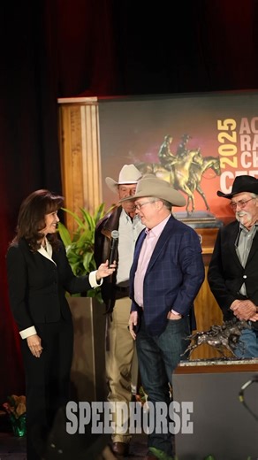 The 2025 AQHA Champions have been crowned 👑 Congratulations to all of the connections and all of the special award winners! It was a fantastic night that you can read more about on our website! Read More Here ⬇️ 🔗: https://www.speedhorse.com/news/unveiling-of-2025-aqha-world-champion-fdd-dreams/ 🎥: Lauren Schreiner, Speedhorse #SpeedhorseMagazine #AQHA #QuarterHorseRacing #HorseRacing #2025RacingSeason #Racing #Speedhorse #heritageplace | Speedhorse Magazine