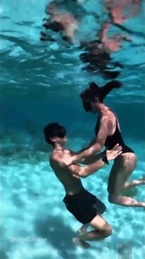 Olla Ramlan berenang sama brondong