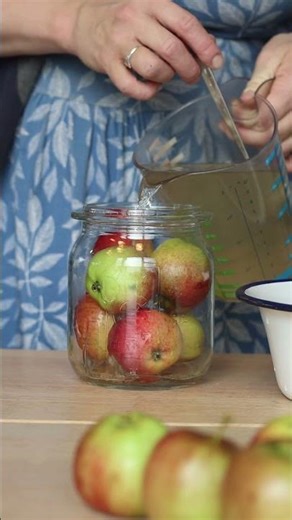 Fermenting whole apples (recipe in comments) #fermenting #preserving #applerecipe