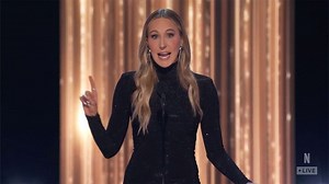 Nikki Glaser Jokes About Tom Brady Leaving Bridget Moynahan While Pregnant At Roast