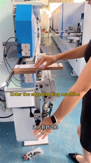 Cindy Xiao on Instagram: "Narrow edge feeding, edge sealing and side hole all-in-one machine, high efficiency#woodworkingmachinery #edgebandingmachine #automatic #edgebanding #Automaticedgebandingmachine"