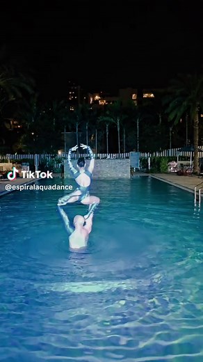 Espiral Aqua Dance wishes you the best Valentine's Day. Espiral Aqua Ballet Available for private and corporate events email us at info@espiralaquadance.com for more information. We can tailor a performance to meet your needs. • #AquaDance • #DancingInWater • #WaterPerformance • #UnderwaterDance • #AquaticArt