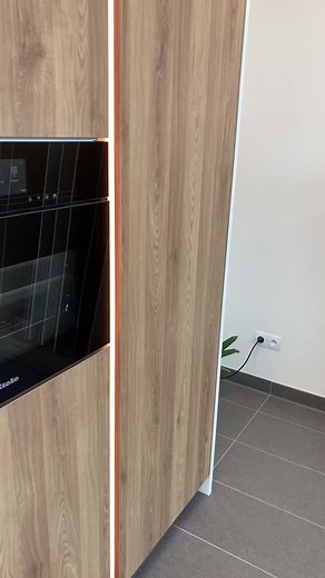 Space tower #kitchenhacks #kitchenhacksideas #blum #kitchendesigner #kitchen #kuchyne #kuchynenamiru #kuchyneprezivot #legrabox