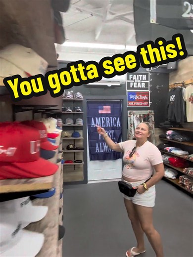 You just never know what you'll find walking around checking out the shops in Gatlinburg! #Gatlinburg #shopping #smokymountains