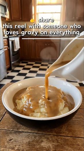 🍗 kfc gravy recipe (copycat) 👉 share this reel with someone who loves gravy on everything This is the legendary gravy everyone knows — thick, peppery, and packed with that unmistakable KFC-style flavor. Made the old-fashioned way with pan drippings and flour, this copycat gravy is perfect over mashed potatoes, biscuits, fried chicken, or anything that needs real comfort. better than takeout and shockingly easy. ⏱️ recipe details prep time: 5 minutes cook time: 10 minutes servings: about 2 cups