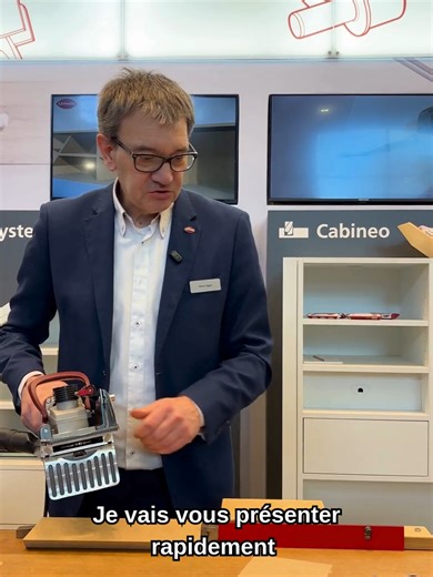 Avec le Tenso P-14 à fonction pré-tension de Lamello, réalisez des assemblages invisibles, rapides et sans contrainte 🔥 ✔️ Assemblage par tension 100% invisible ✔️ Encollage rapide, sans serre-joints ni presse ✔️ Élément auto-serrant à encoller ✔️ Fraisage simple avec la Zeta P2 ✔️ Connecteurs empilables pour un transport optimisé ✔️ Plastique renforcé de fibres de verre : solidité et durabilité La solution pro pour gagner du temps sans compromis sur la finition 💪✨ 📦Disponible chez Foussier !