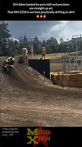 RM-Z250 is throwing some serious dirt drifts right there! 🔥