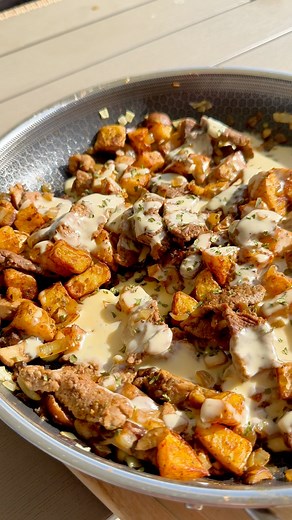 Steak, tatties & cheesy cheese sauce - win win win | Fraser Reynolds