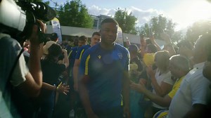 🚨 Appel à nos supporters 💛💙 On vous donne rendez-vous demain à 19h15 à la porte D au stade Marcel-Michelin pour l’arrivée des joueurs ! 👉🏼 Je viens au Michelin pour #ASMUBB : https://billetterie.asm-rugby.com/fr/meeting/16463/union-bordeaux-begles/stade-marcel-michelin-2022-2023/22-10-2022/21h00 #ASMrugby #YellowArmy | ASM-Rugby