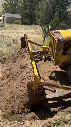 Bulldozers are so cool!! 1947 caterpillar D4 still working the mountain side.